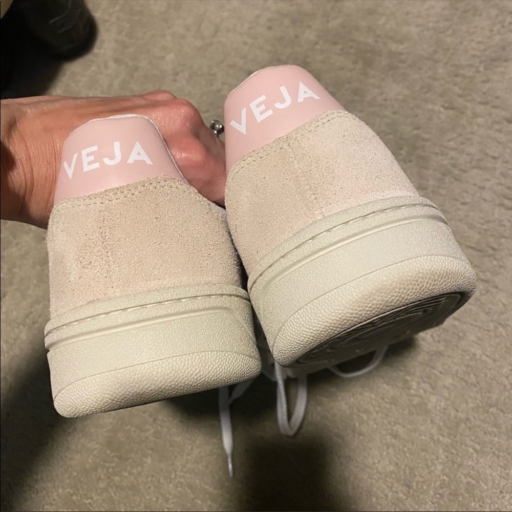 ⛱️🔥Veja - Cream & Pink V10 Sneakers - 40 - Picture 3 of 3